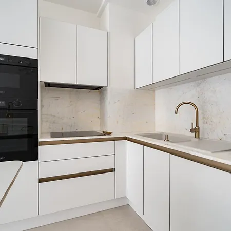 公寓 Rose Des Sables - 4min A Pied De La 昂蒂布